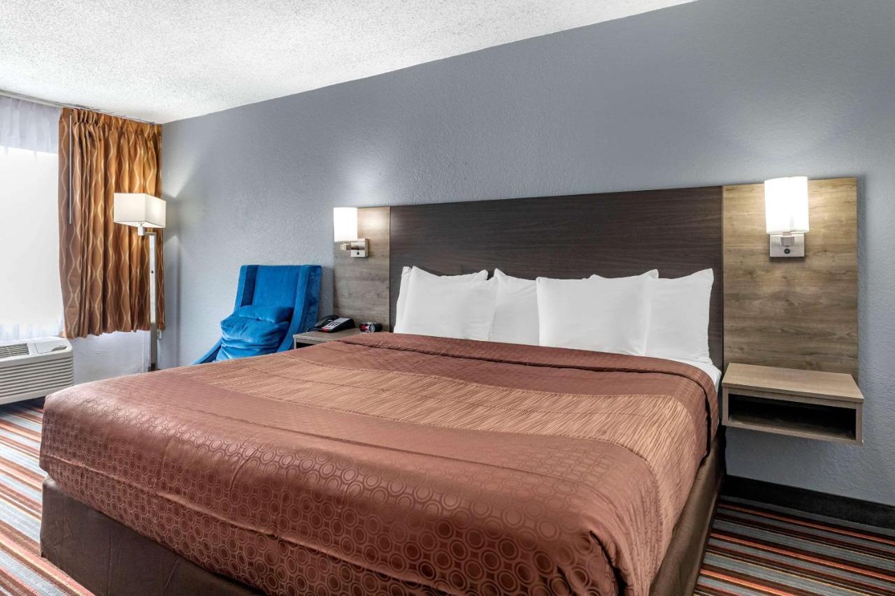 Quality Inn & Suites Sulphur Springs Eksteriør billede